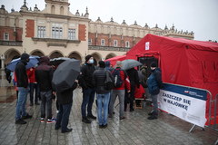 Kolejka do szczepień w Krakowie