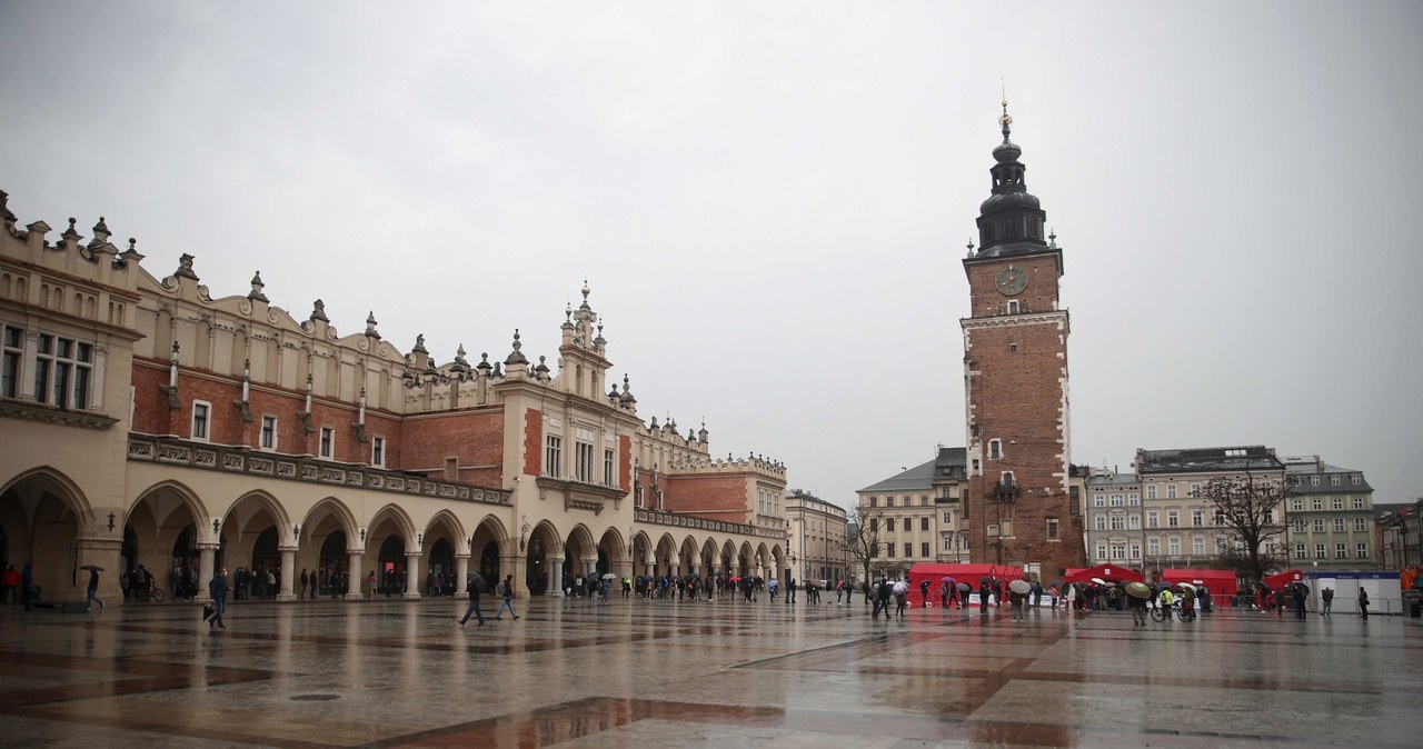 Kolejka do szczepień w Krakowie