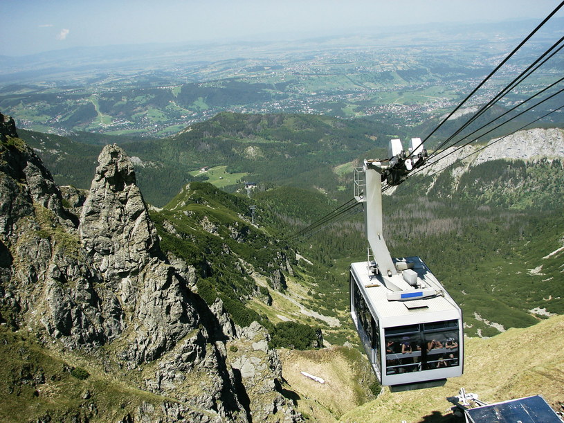 Kolejka na Kasprowy Wierch cieszy się wielką popularnością wśród turystów /123RF/PICSEL