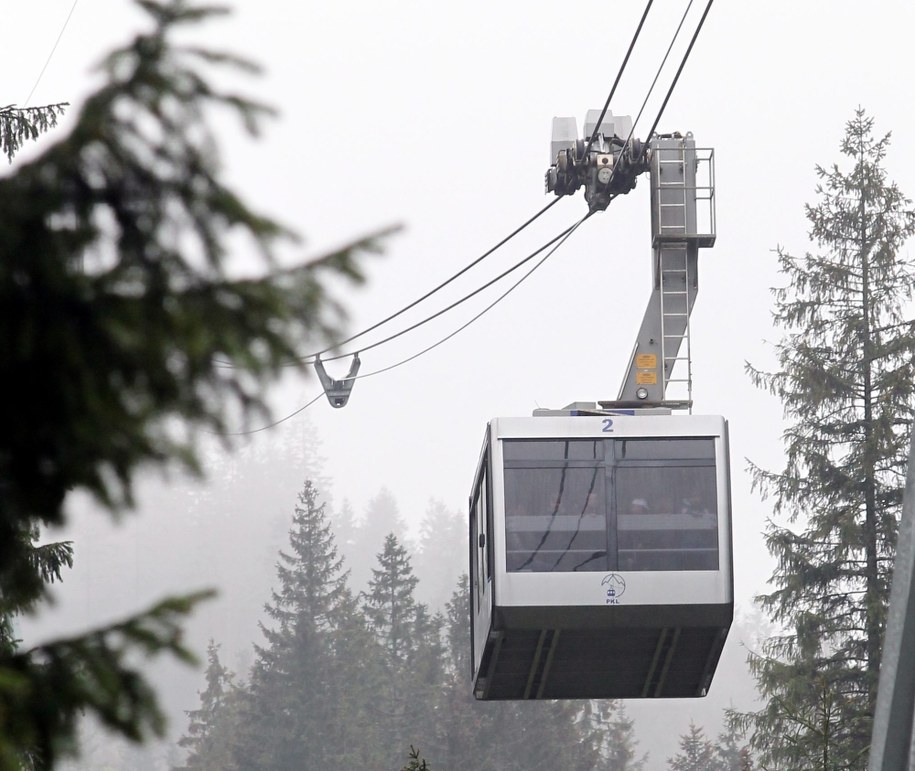 Kolejka na Kasprowy Wierch /PAP/Grzegorz Momot /PAP