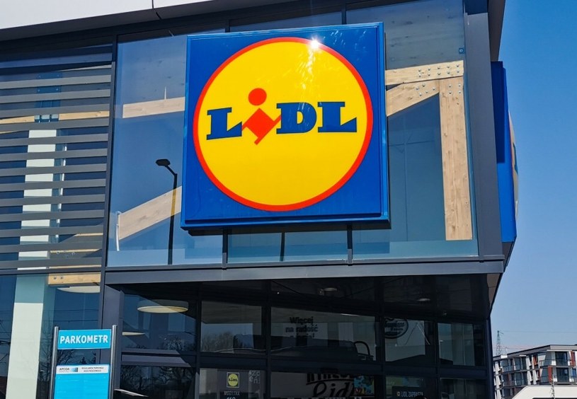 Kolejki od świtu, produkt wynosili paletami. "Ktoś wziął pięć naraz"