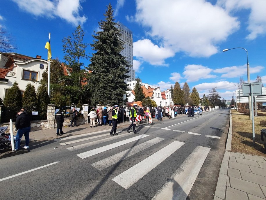 Kolejki przed konsulatem Ukrainy /Marek Wiosło /RMF24