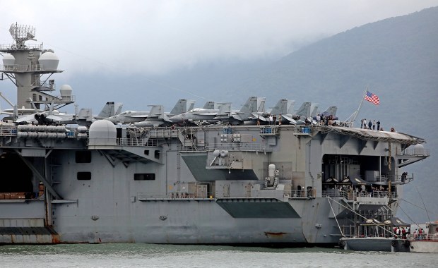 Kolejna armada USA w drodze. Czym może odpowiedzieć Iran?