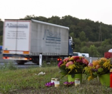 Kolejna ciężarówka z uchodźcami, troje dzieci w szpitalu