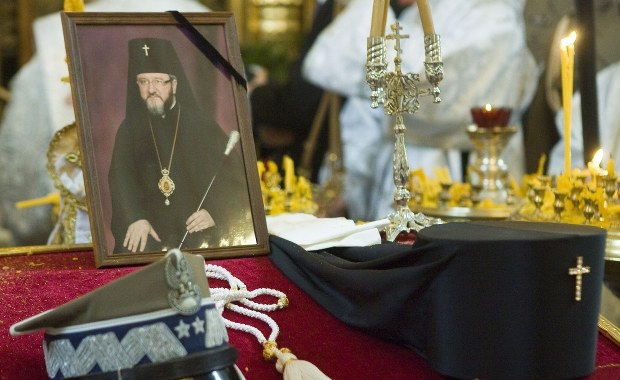 Kolejna ekshumacja ofiary katastrofy smoleńskiej. Wydobyto szczątki z grobu abp. Chodakowskiego