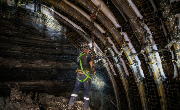 Kolejna górnicza spółka z problemami. "Brak jest jakichkolwiek robót"