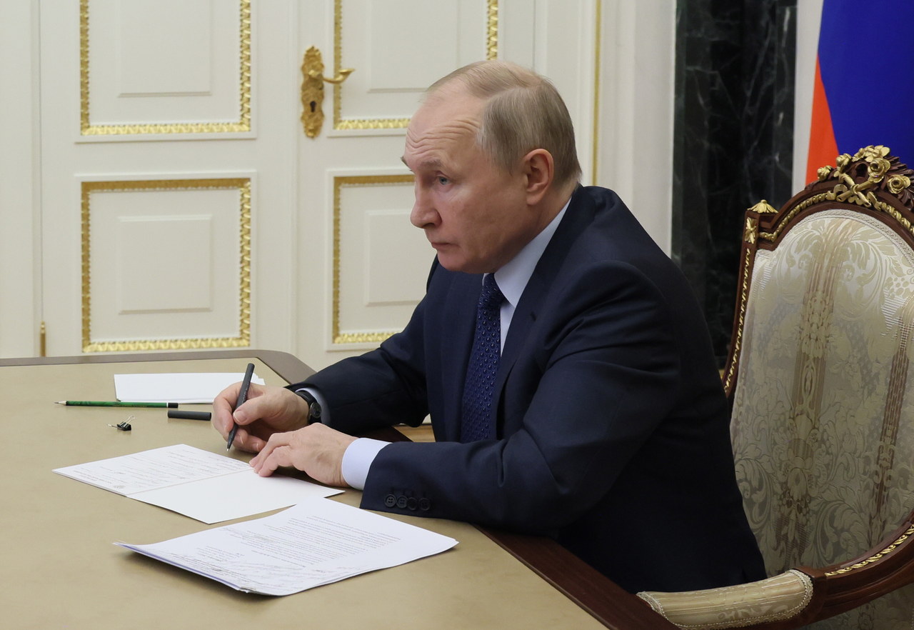 Kolejna inscenizacja podczas spotkania z Putinem. Zdradził go zegarek