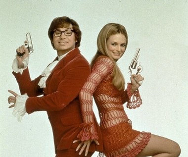 Kolejną kinową rolą Graham była kreacja Felicity Shagwell (Bzyk-Na-Połysk) w filmie "Austin Powers - szpieg, który nie umiera nigdy". "Jestem zakręconą panienką, która zakochała się w Austinie Powersie, gdyż jest on najseksowniejszym samcem na naszej planecie, a ja mam ambicje być jego damską wersją" - tłumaczyła aktorka.