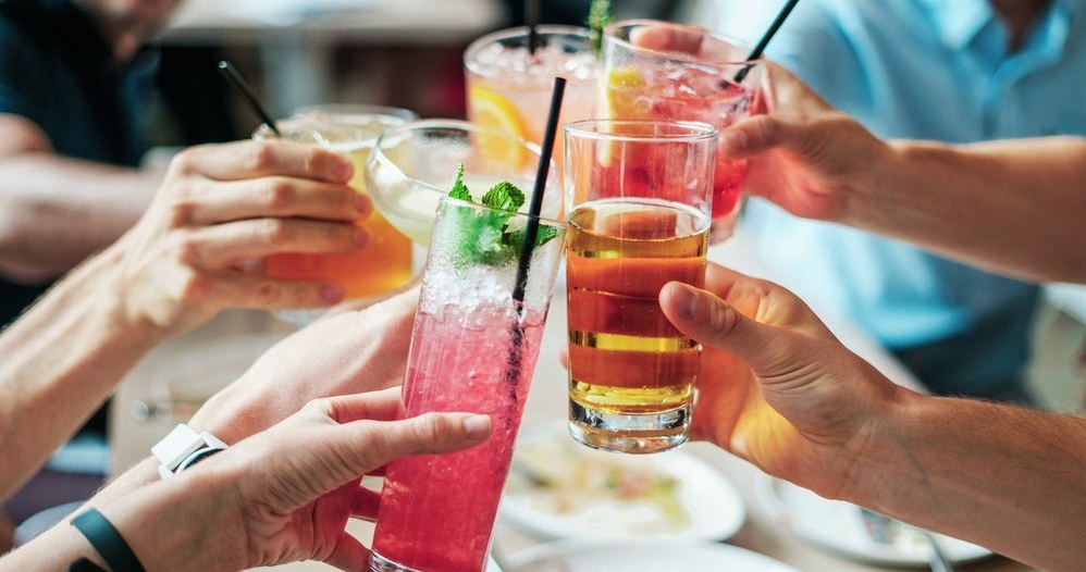 Kolejne badania sugerują, że alkohol powoduje raka. I to w małych ilościach /Geekweek