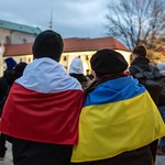 Kolejne banki znoszą opłaty za przelewy na Ukrainę, ułatwiają otwieranie kont