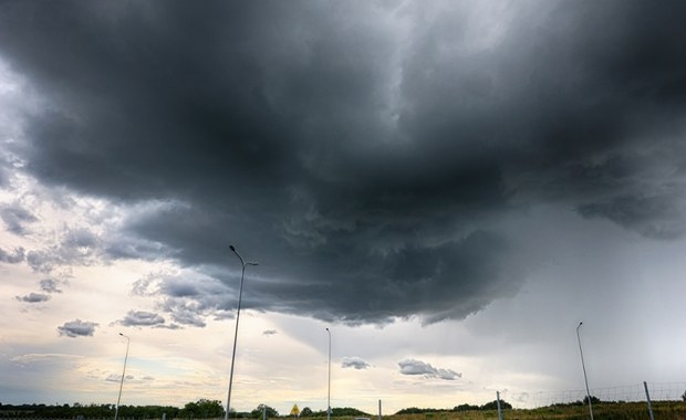 Kolejne burze po południu i wieczorem przejdą nad Polską