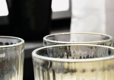 Kolejne kolorowe szklanki wycofane ze sprzedaży. Groźne dynie i truskawki?