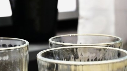 Kolejne kolorowe szklanki wycofane ze sprzedaży. Groźne dynie i truskawki?