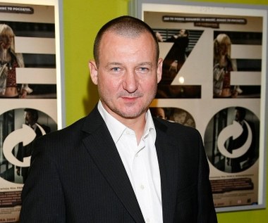 Kolejne lata to już rozkwit talentu Więckiewicza. Początkowo musiał się co prawda zadowolić jeszcze drugoplanowymi występami w obrazach (znowu) Machulskiego ("Ile waży koń trojański?") oraz Saramonowicza i Koneckiego ("Lejdis"), a także w "Winie truskawkowym" Dariusza Jabłońskiego czy "Nigdy nie mów nigdy" Wojciecha Pacyny, ale widać było, że jest go coraz więcej na ekranie, twórcy się do niego przekonują i propozycje głównych ról to czysta formalność.