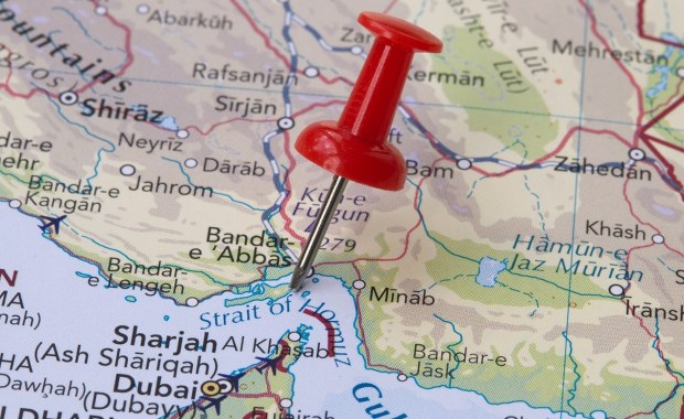 Kolejne "obce" statki przepłynęły przez cieśninę Ormuz. W tle ważna decyzja Iranu