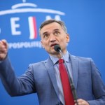Kolejne opóźnienie w sprawie Zbigniewa Ziobry. Chodzi o ENA