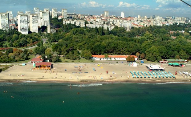 Kolejne problemy klientów biura podróży TUI. Koczują na lotniskach w Poznaniu i Burgas