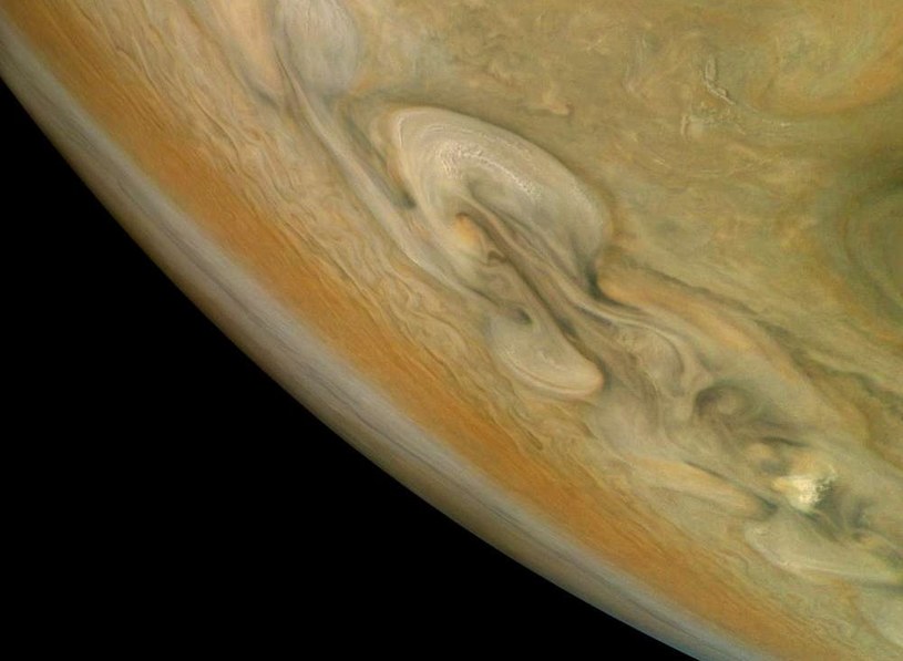 Kolejne spektakularne zdjęcie wykonane przez sondę Juno /NASA