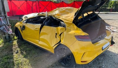 Kolejne tragiczne dachowanie żółtego Renault Megane RS. Nie żyją trzy osoby