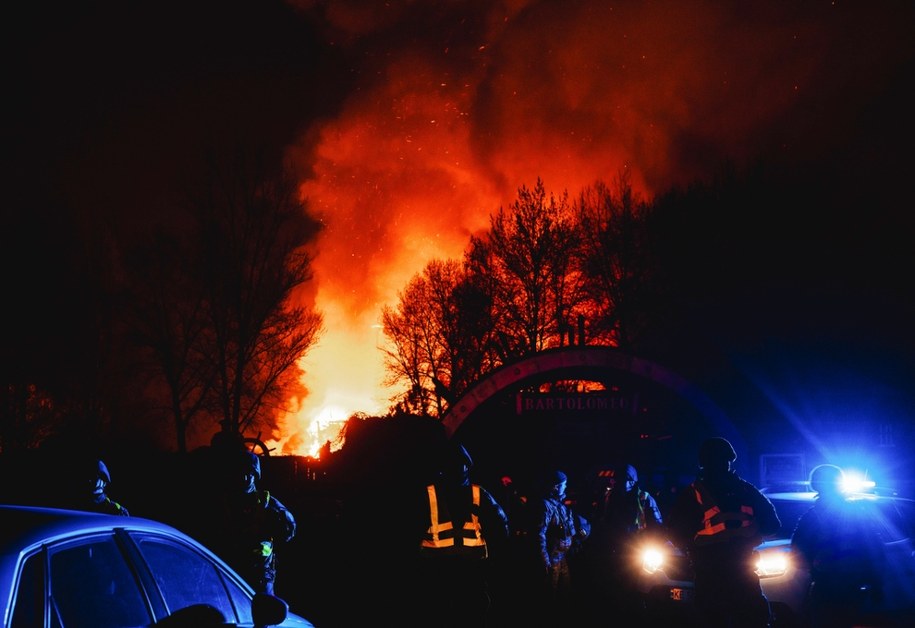 Kolejne uderzenie rosyjskich dronów w Ukrainie. W środę wieczorem zaatakowano Dniepr /ARSEN DZODZAIEV /PAP