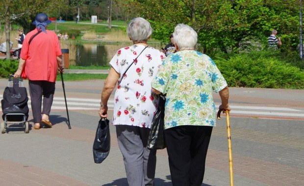 Kolejne wsparcie dla seniorów. Jak i kiedy złożyć wniosek o bon senioralny?