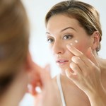 Kolejność stosowania kosmetyków do twarzy ma większe znaczenie, niż sądzisz