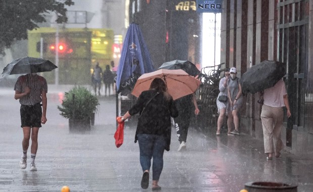 Kolejny burzowy dzień. IMGW wydało strzeżenia [SPRAWDŹ MAPĘ POGODOWĄ]