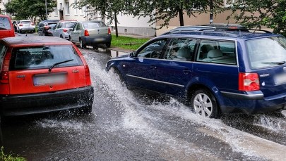 Kolejny dzień nawałnic w Polsce. Podtopione budynki, połamane drzewa