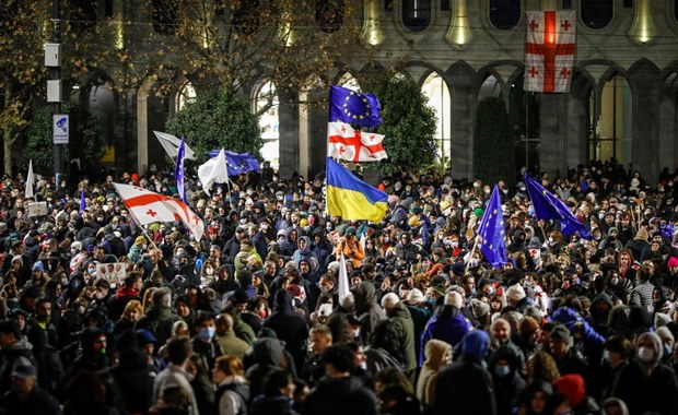 Kolejny dzień protestów w Gruzji. Policja użyła armatek wodnych