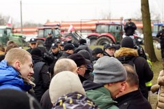 Kolejny dzień rolniczego protestu w Zakręcie