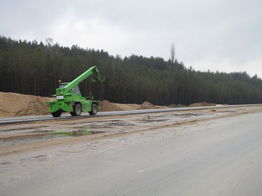 Kolejny etap wymiany nawierzchni na autostradzie A2 w Łódzkiem /Agnieszka Wyderka /RMF FM