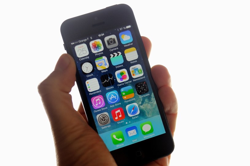 Kolejny iPhone aż o 50-100 dol. droższy od modelu 5S? /AFP