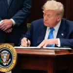 Kolejny pozew przeciwko Donaldowi Trumpowi. Tym razem też poszło o cła