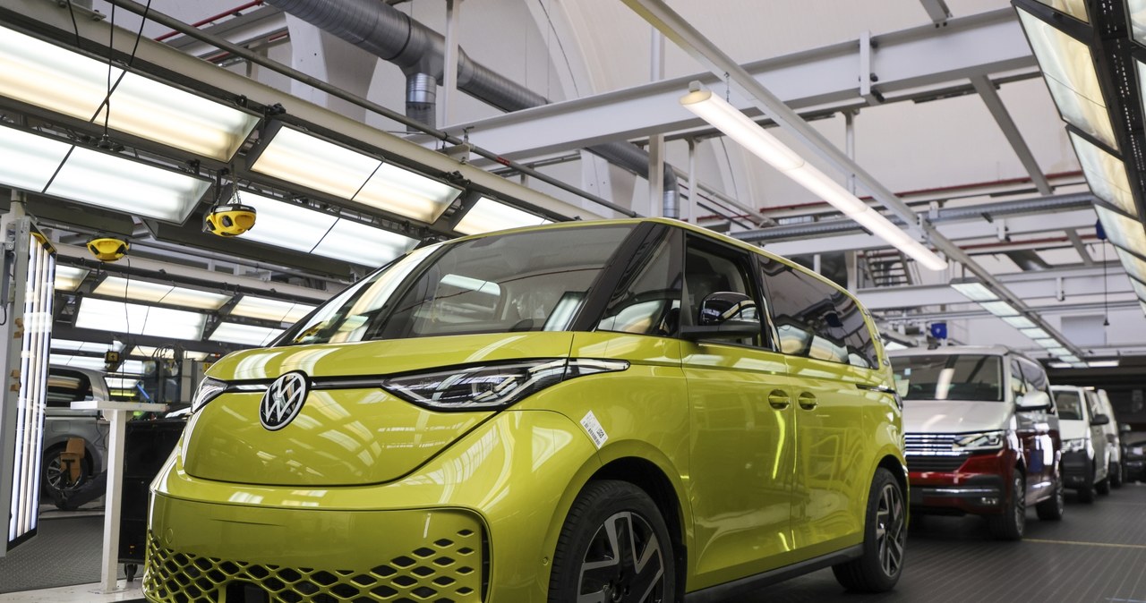 Kolejny problem dla producentów - VW ostrzega. /Getty Images