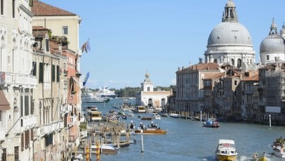 Kolejny protest przeciwko najazdowi turystów na Wenecję. "Niszczycie miasto, precz!" 