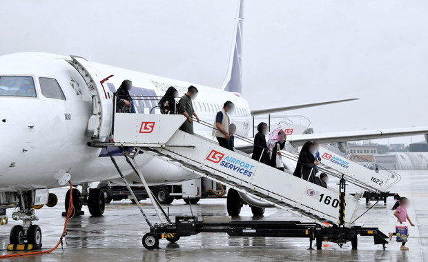 Kolejny samolot z Afgańczykami wylądował w Polsce. Na pokładzie kilkadziesiąt osób