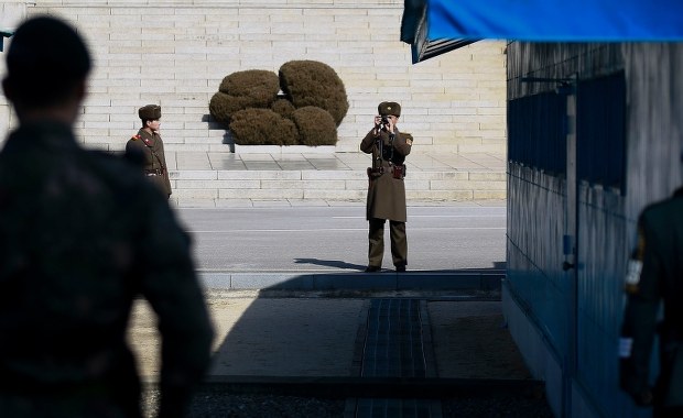 Kolejny żołnierz uciekł z Korei Północnej. Padły strzały ostrzegawcze