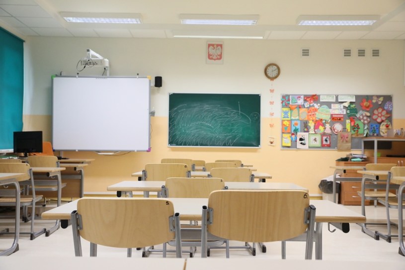 Kolejny związek zawodowy nauczycieli zapowiada strajk od 8 kwietnia /Piotr Molecki /East News
