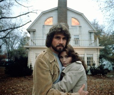 Kolejnym ważnym tytułem w filmografii Brolina pozostaje "Amityville Horror" (1979). Był wówczas na tyle popularnym aktorem, że kiedy Roger Moore ogłosił, że rezygnuje z roli Jamesa Bonda, Brolin testowany był jako kolejny agent 007 do filmu "Ośmiorniczka" (1983). Na jego nieszczęście Moore ostatecznie wycofał się ze swojej decyzji.