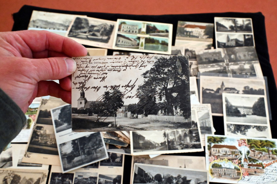 Kolekcja 227 pocztówek prezentowana w siedzibie Muzeum Archeologiczno-Historycznego w Stargardzie / 	Marcin Bielecki    /PAP