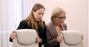 "Koleżeńska porada" Hennig-Kloski. "Katarzyno, nie pisz już sztucznych postów"