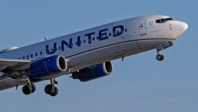 Kolizja samolotu w powietrzu, piloci zasypani kawałkami szkła