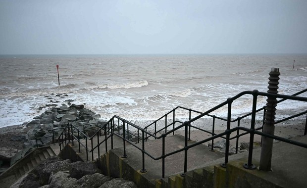 Kolizja tankowca z kontenerowcem na Morzu Północnym. "Pożar szalał całą noc"