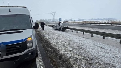 Kolizja z udziałem pojazdu służby więziennej. Jechali nim osadzeni