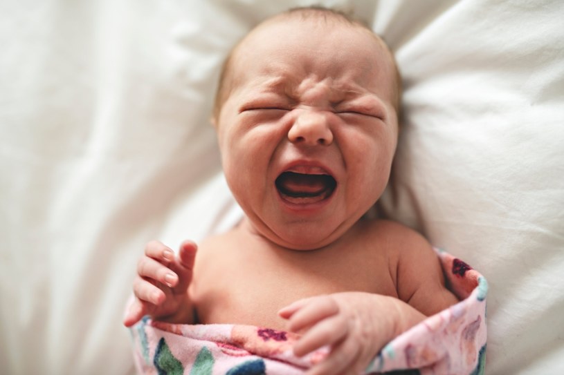 Kolka niemowlęca powoduje płacz, niepokój, bóle i wzdęcia brzucha u niemowląt /123RF/PICSEL