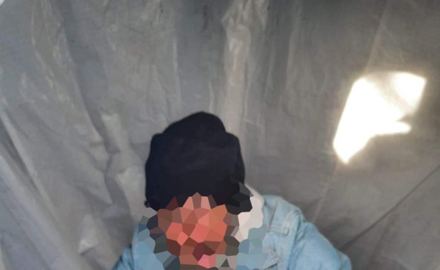 Kołobrzeg: Mężczyzna utknął w... śmietniku. Pomogła straż miejska