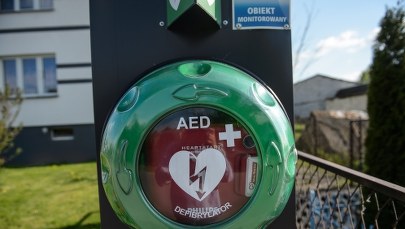 Kołobrzeg: Policjanci szukają defibrylatora. Wyznaczono nagrodę