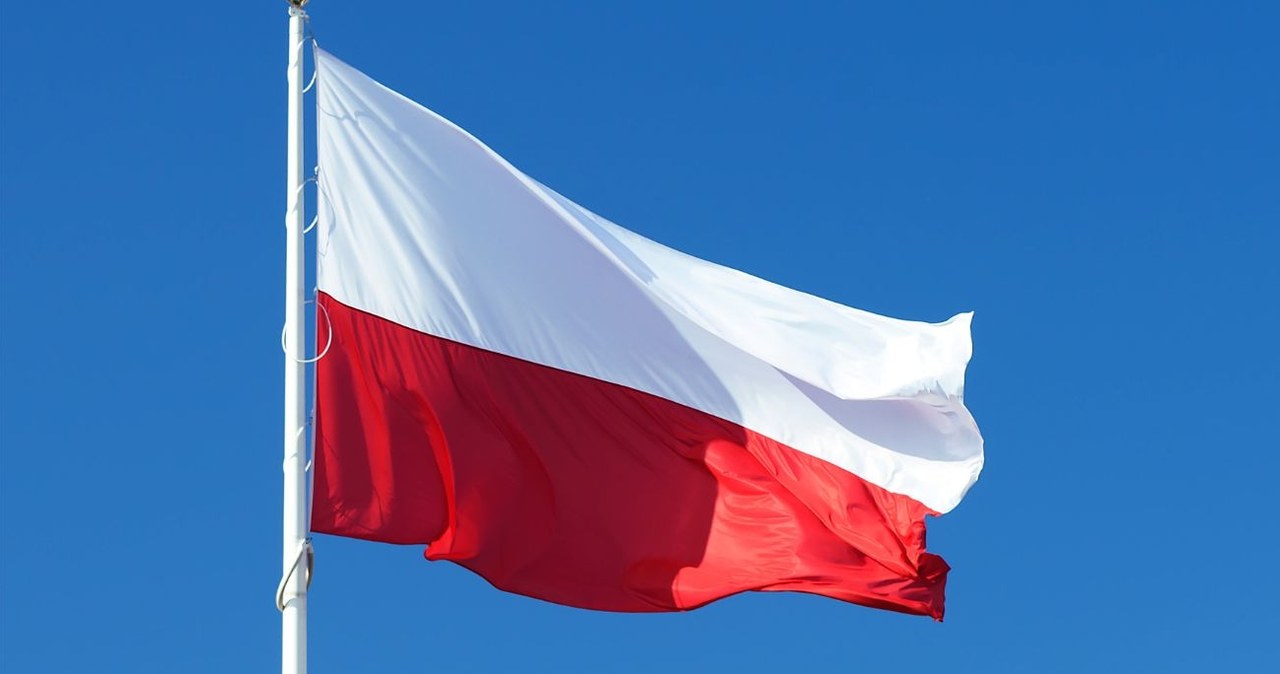 Kolor czerwony w polskiej fladze może ulec zmianie /wdnet /123RF/PICSEL