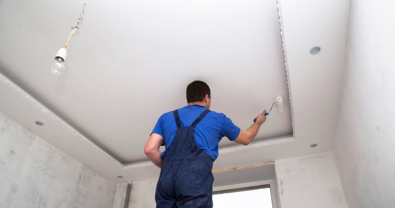 Kolor karmelowy sprawdzi się w miejscach, w których stawiamy na odpoczynek /123RF/PICSEL