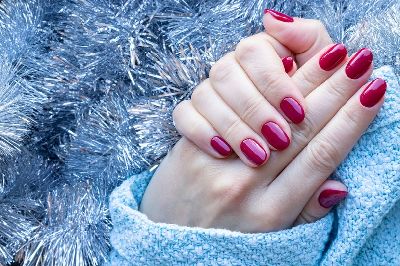 Kolor mulled wine to hit w manicure na tegoroczne święta /123RF/PICSEL